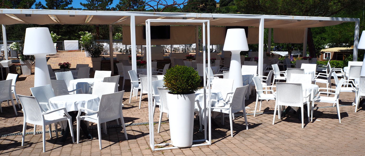 Firefly Holidays Norcenni Terrace Bar