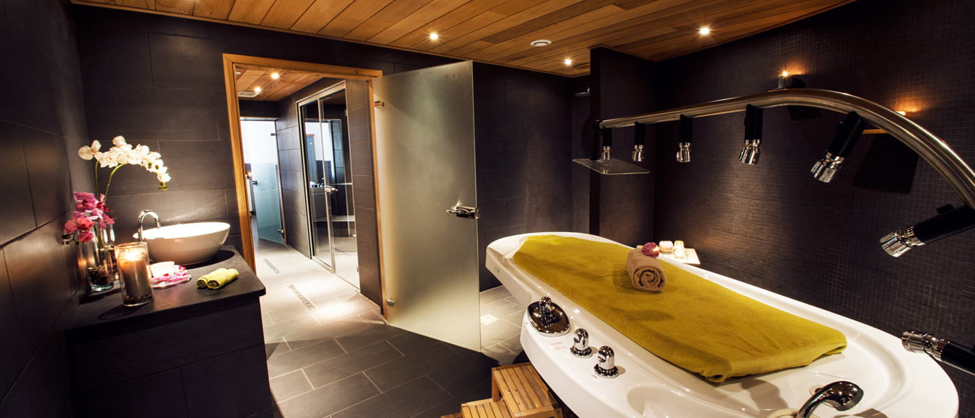 Holiday Marina Spa