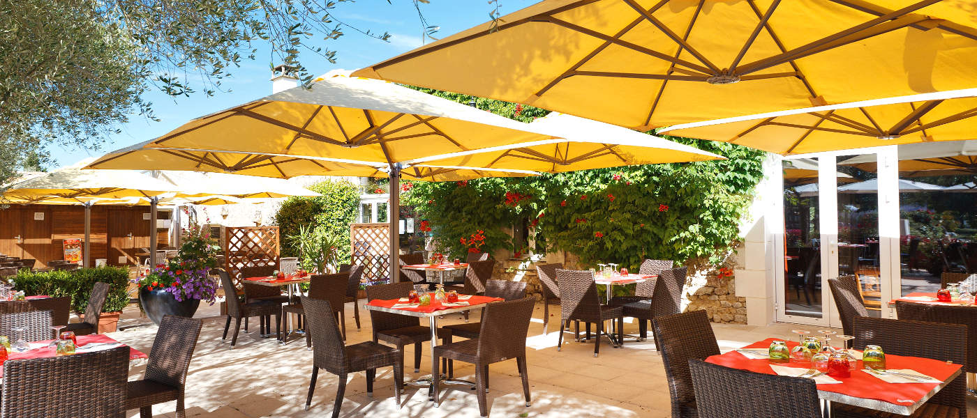 Firefly Holidays Sequoia Parc Restaurant Terrace