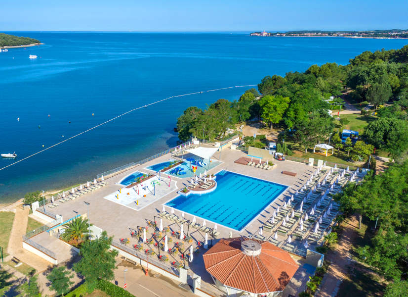 Firefly Holidays Lanterna Shoreside Pools 600h