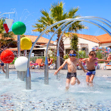 Le Littoral Spray Pool 363