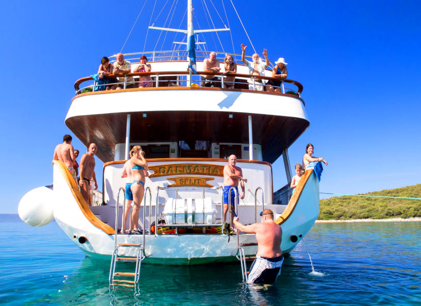 Firefly Holidays Croatia Cruises Stern 600h